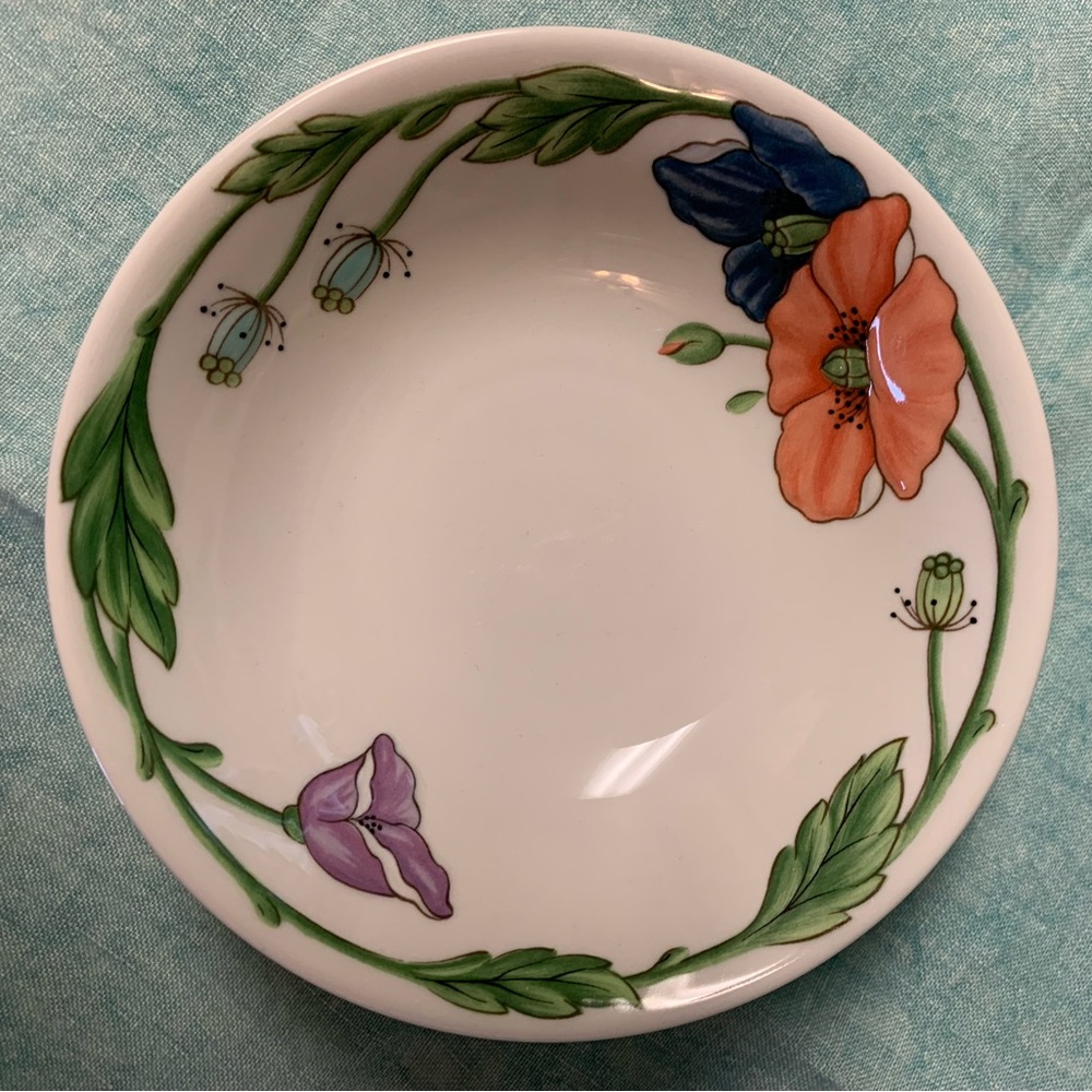 V illeroy & Boch Amapola pattern. Set of 3 Cereal Bowls